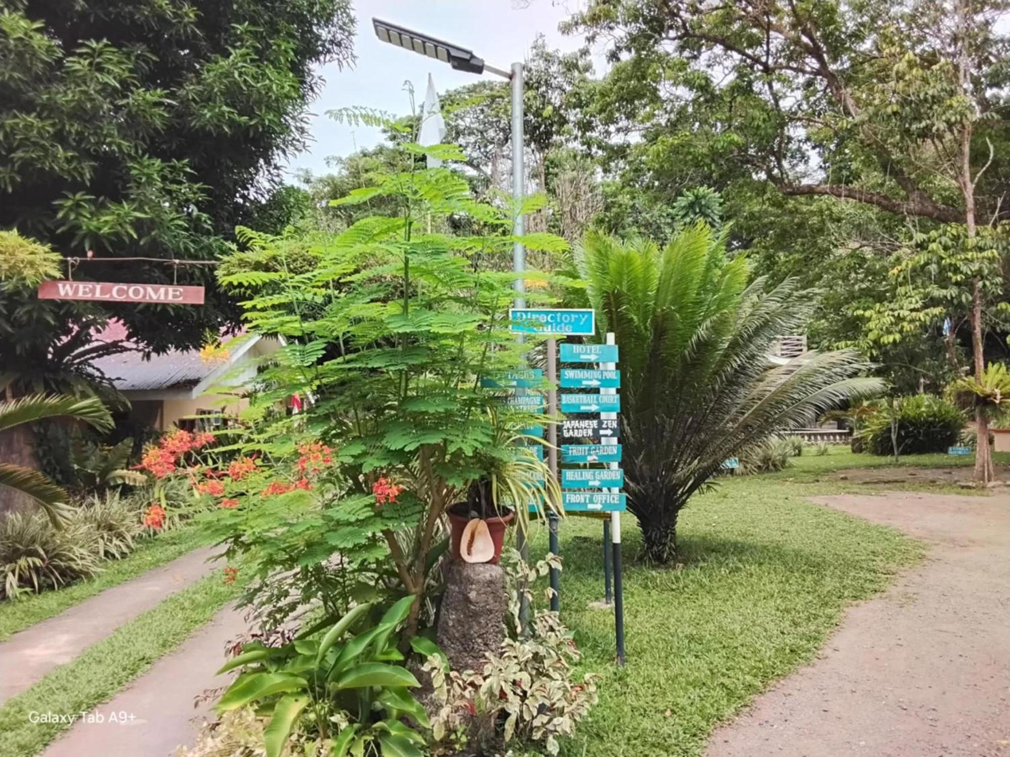 Camiguin Lanzones Resort Mambajao Kültér fotó